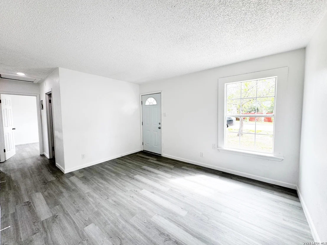 Photo of 501 CORLEY DR