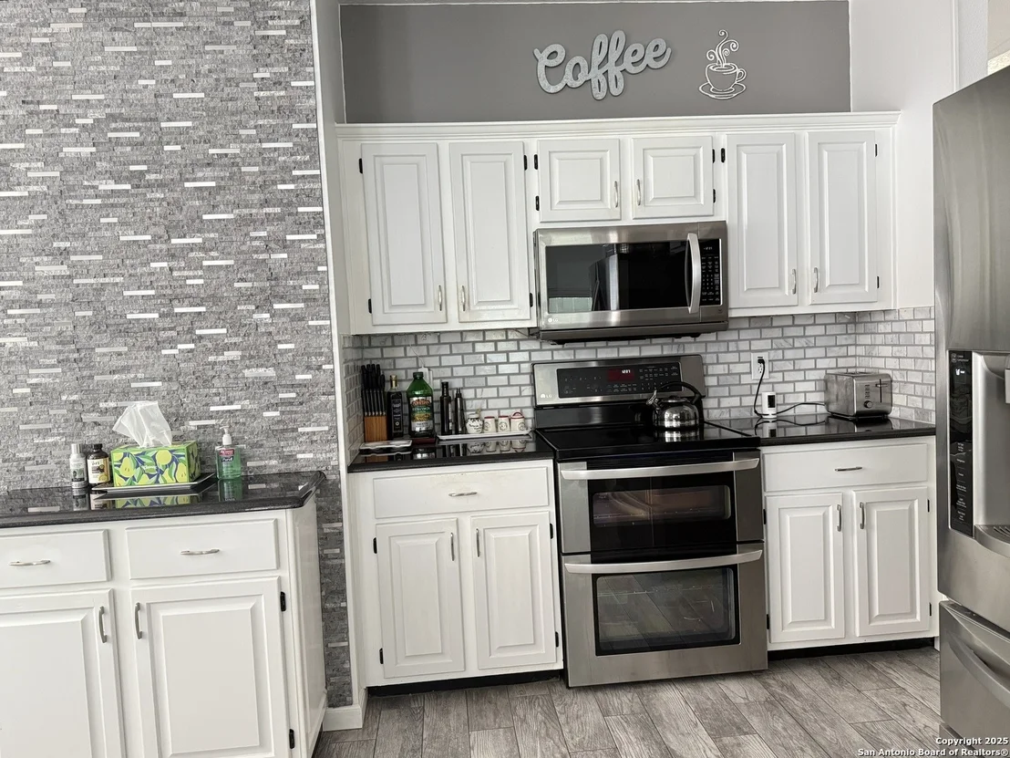 Photo of 2710 Montebello