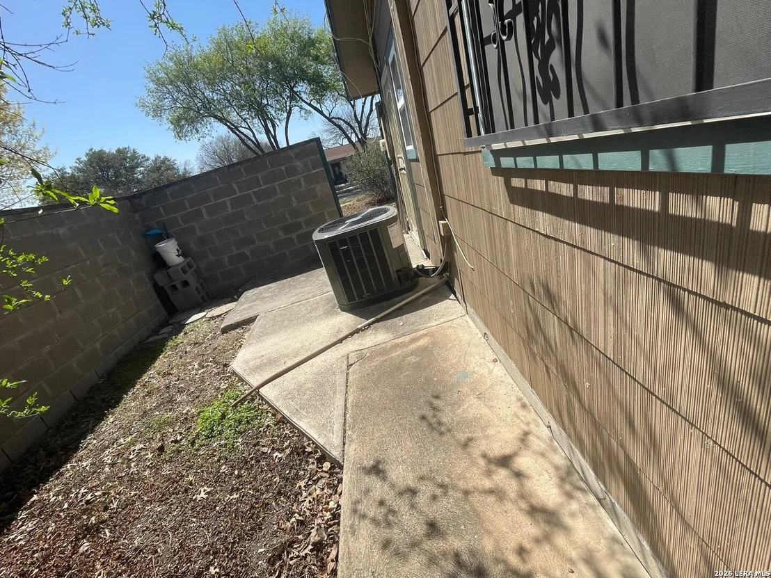 Photo of 4830 Castle Bridge