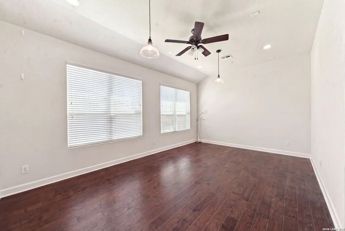 Photo of 980 Water Oak