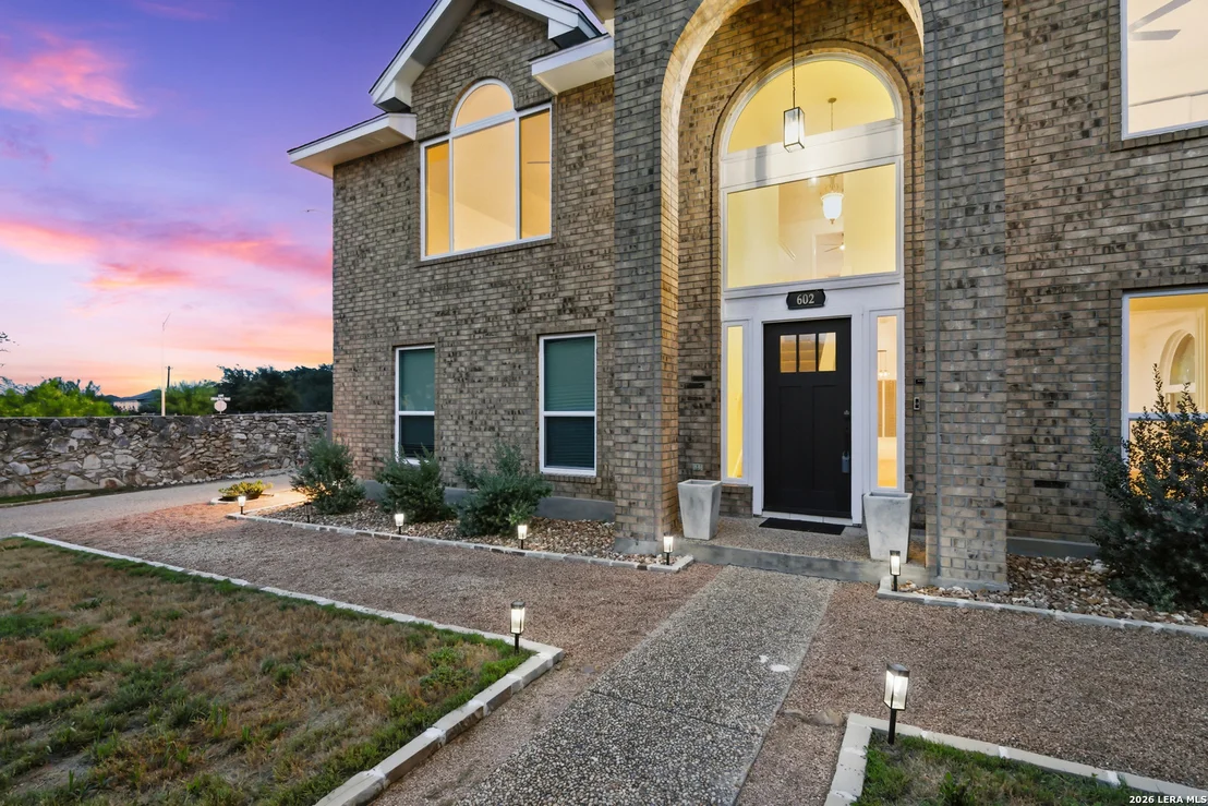 Photo of 602 Lightstone