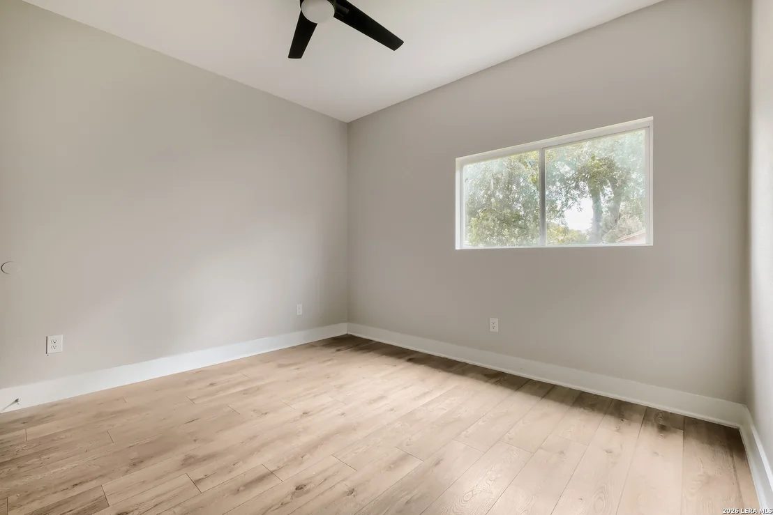 Photo of 722 GROSVENOR