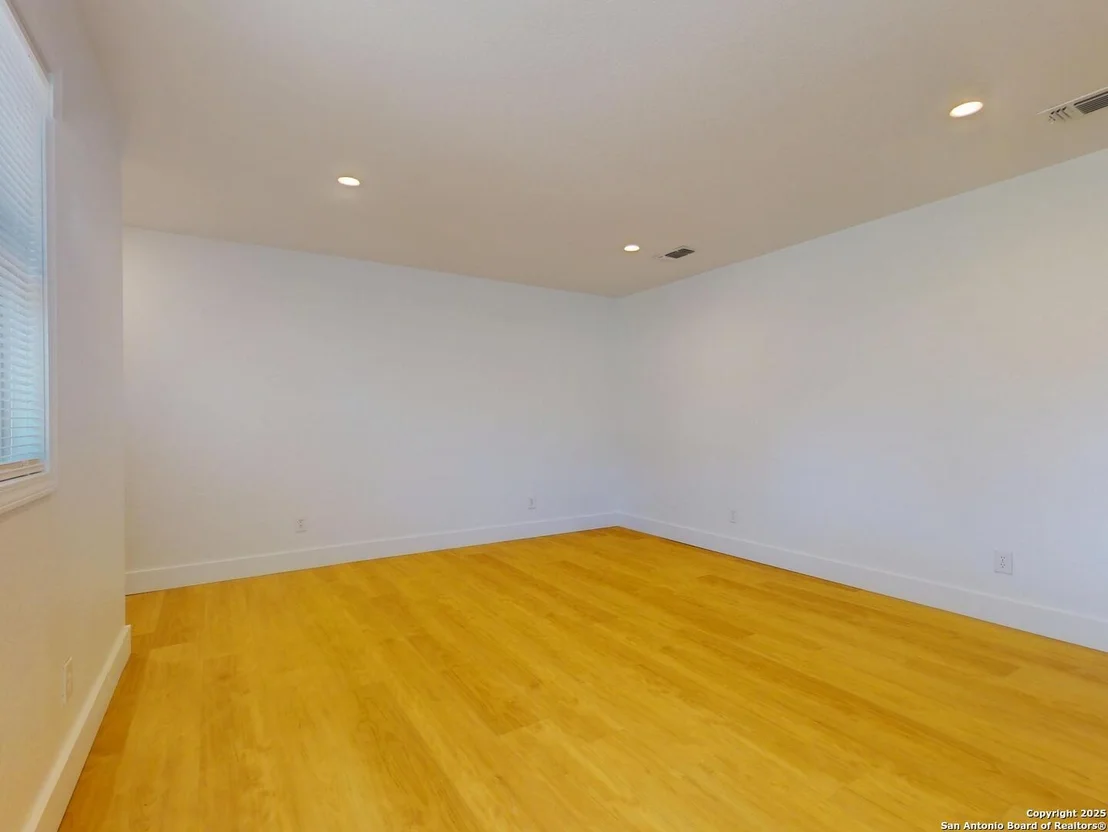 Photo of 215 Artemis