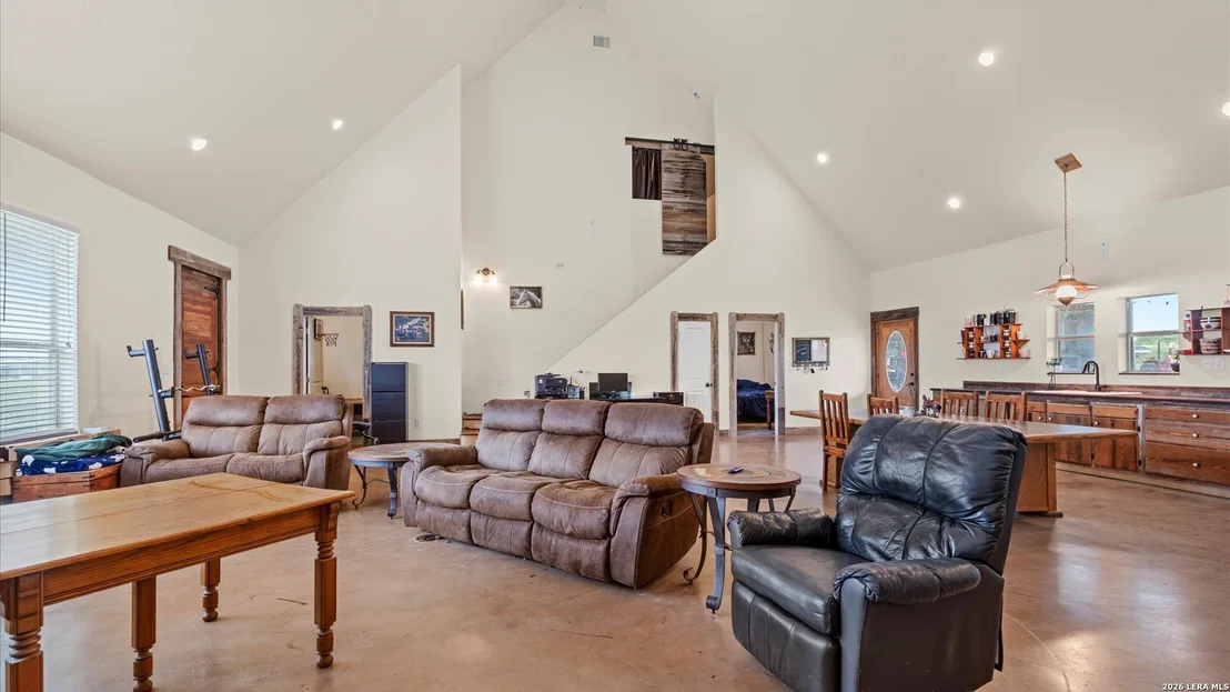 Photo of 707 CREEK RD