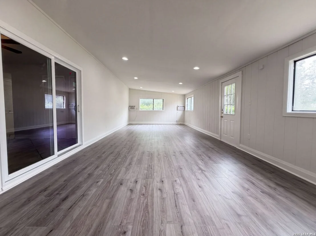 Photo of 3650 VERSAILLES DR