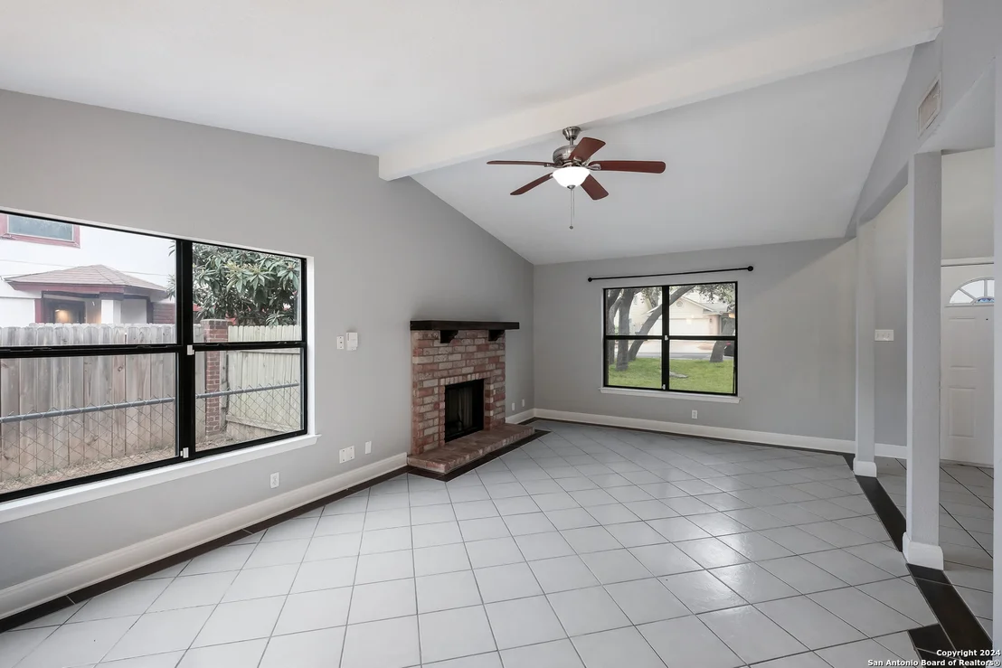 Photo of 2622 JOHNSON GRASS
