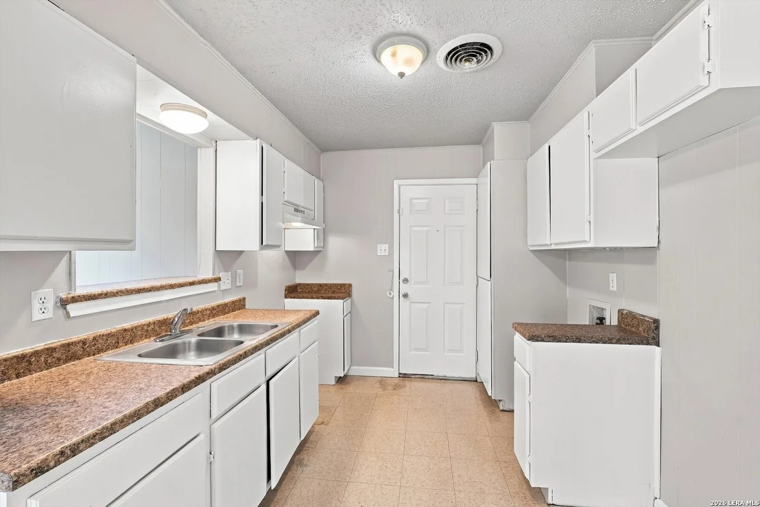 Photo of 1807 Harness Ln