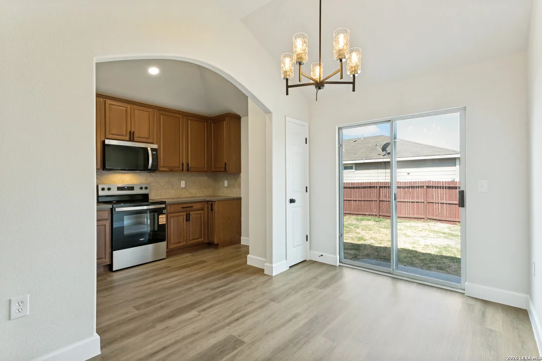 Photo of 8819 MISSION BRK