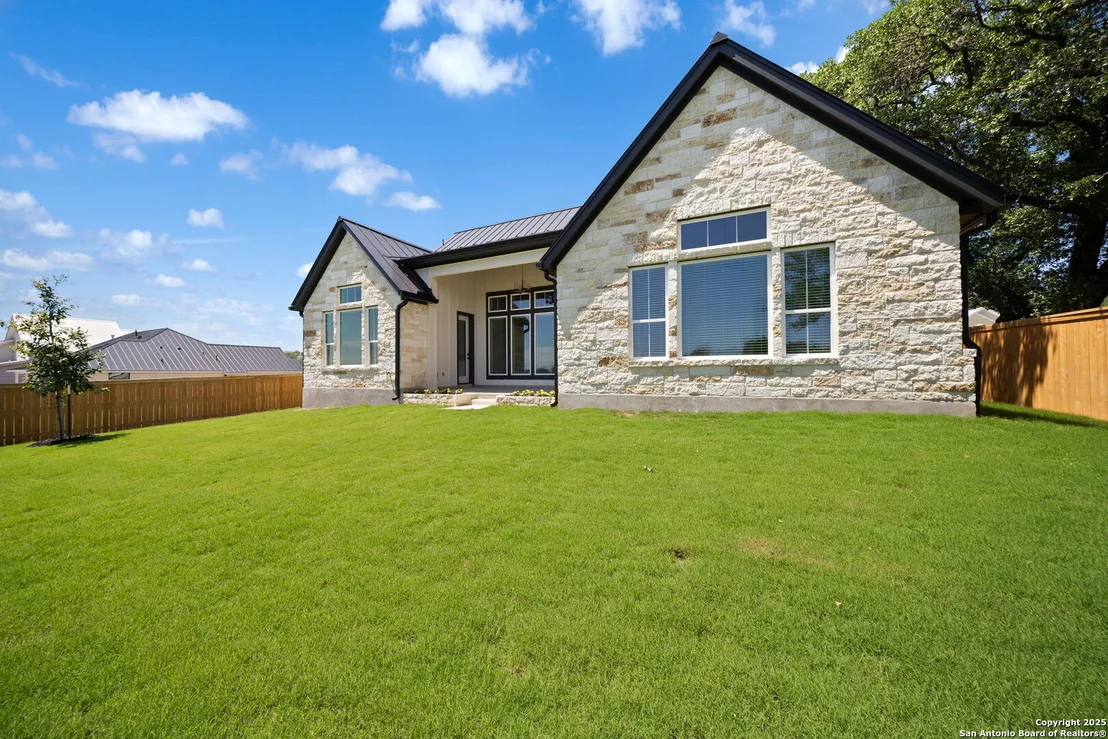 Photo of 107 Chama Dr.