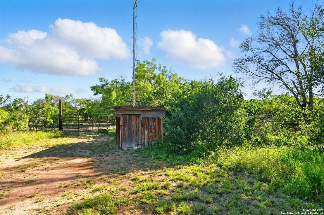 Photo of 344 E CR 341