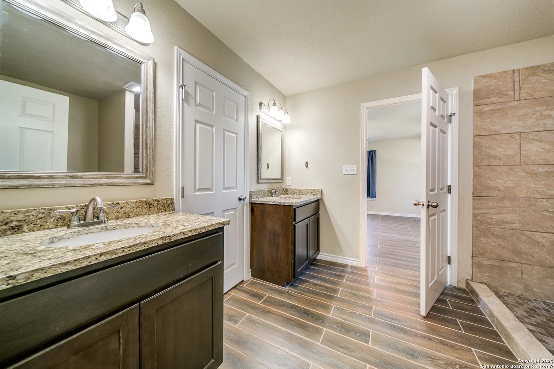 Photo of 530 GARDEN DR
