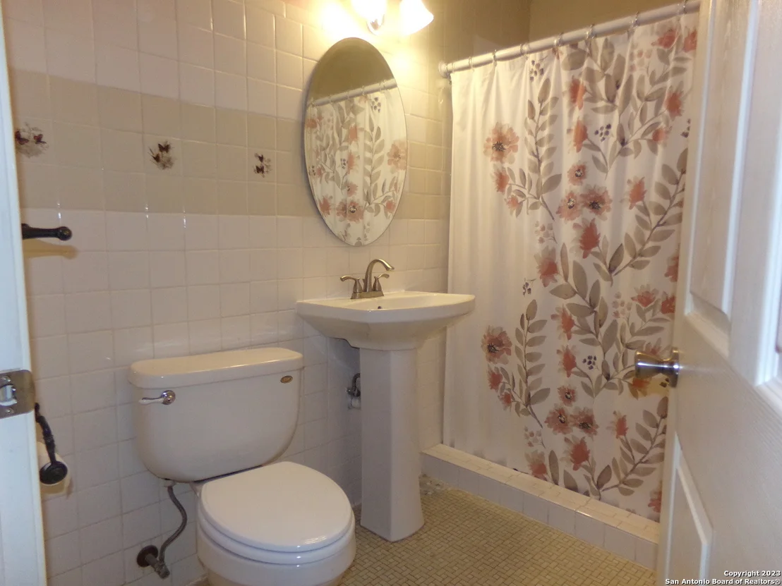 Photo of 735 ROCHAMBEAU