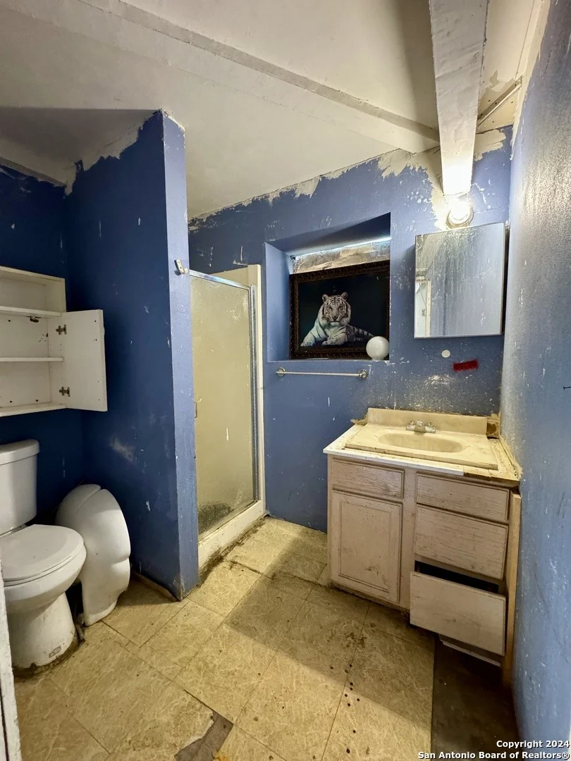 Photo of 122 Dumont