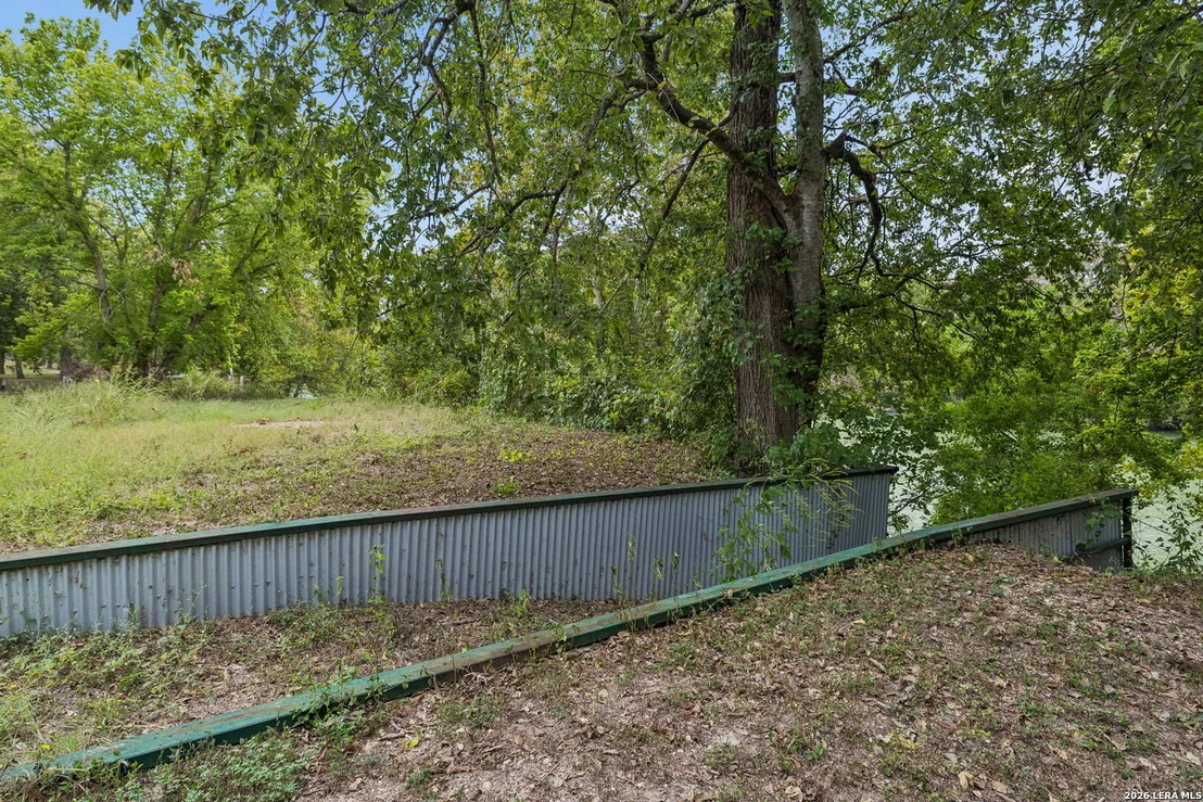 Photo of 8 RIVER OAK DR