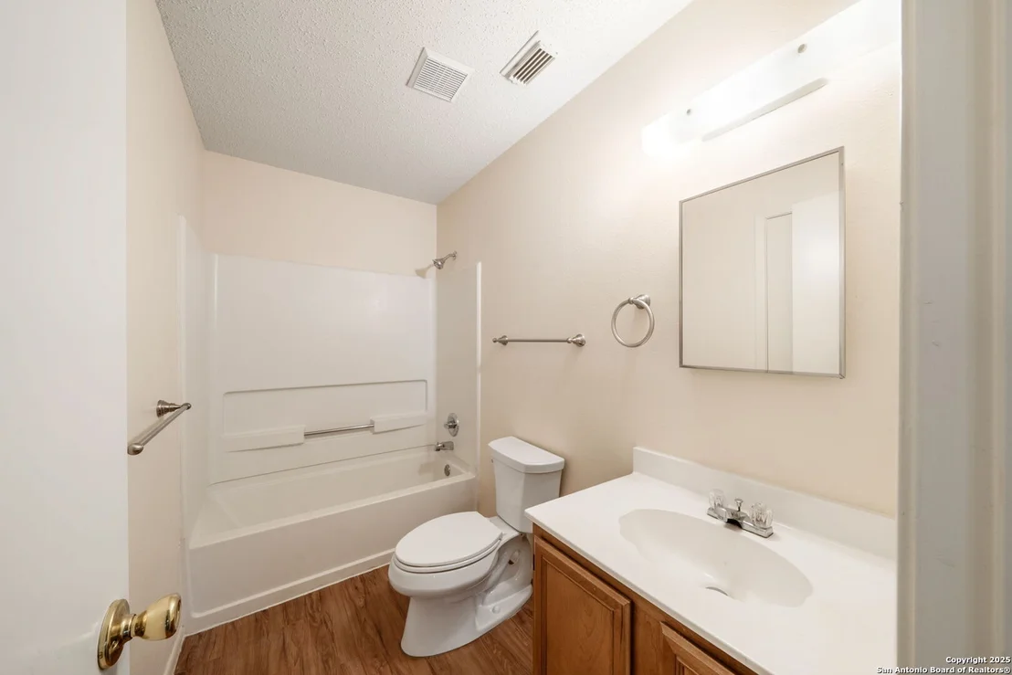 Photo of 21547 Tenore