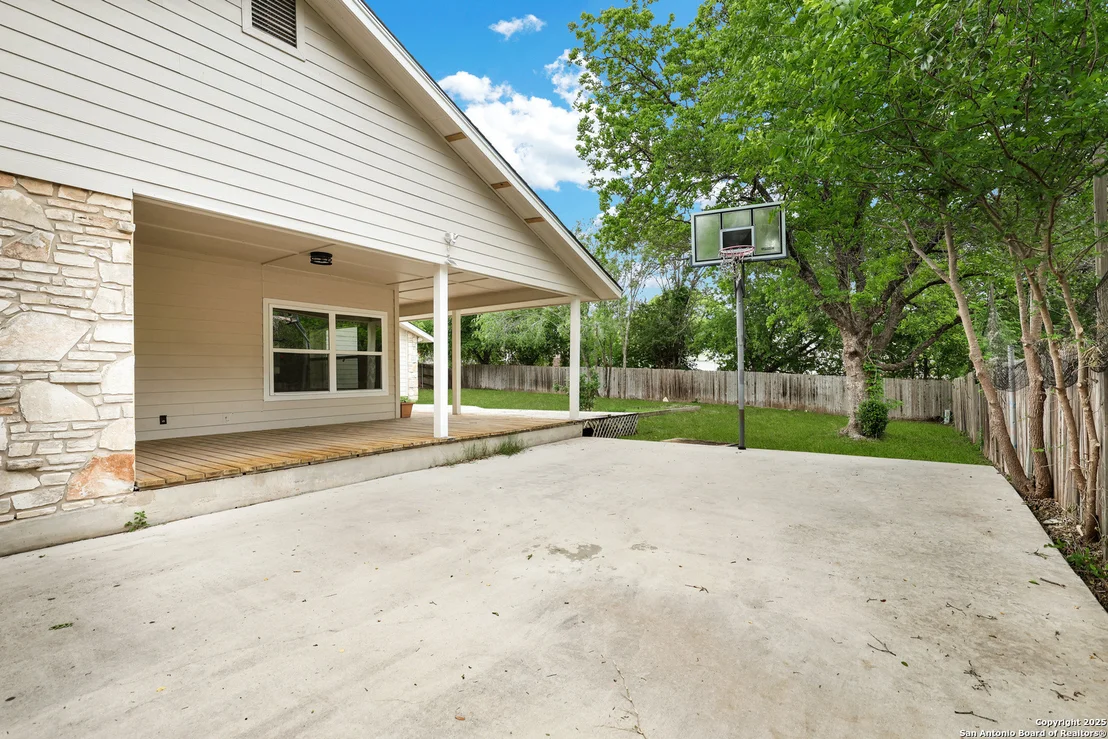 Photo of 13403 Barnsbury Sq