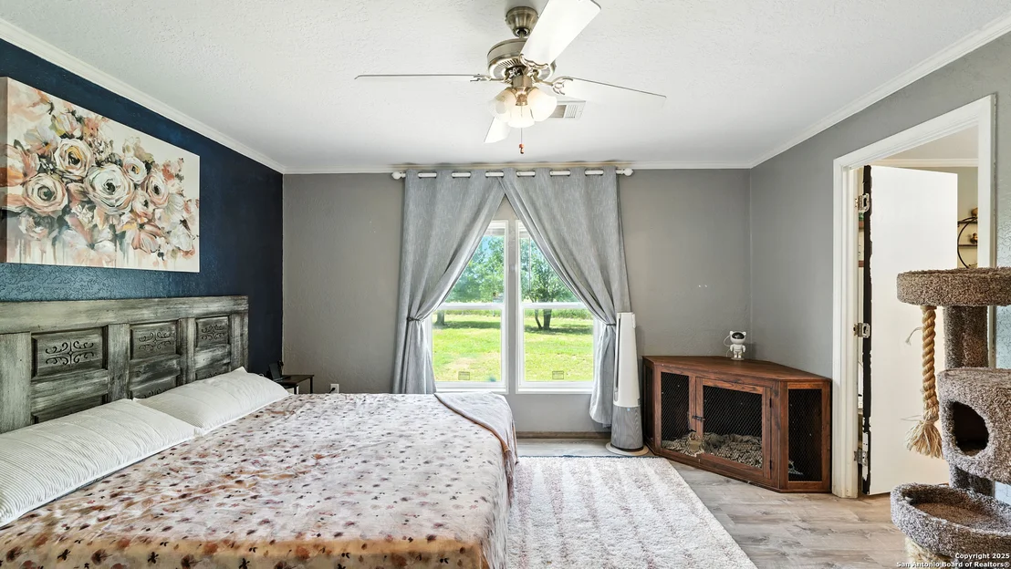Photo of 355 Holley