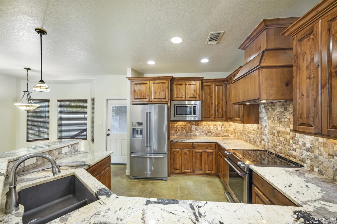 Photo of 103 Oak Forest