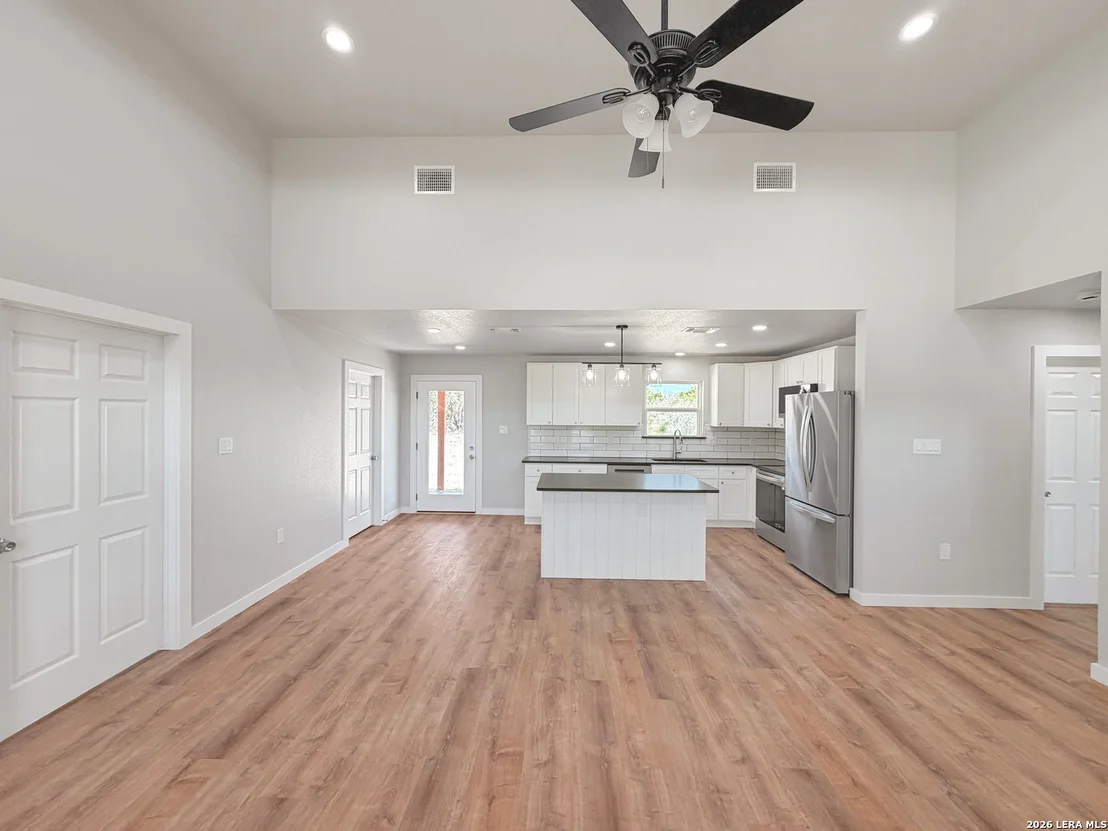 Photo of 1155 Southline