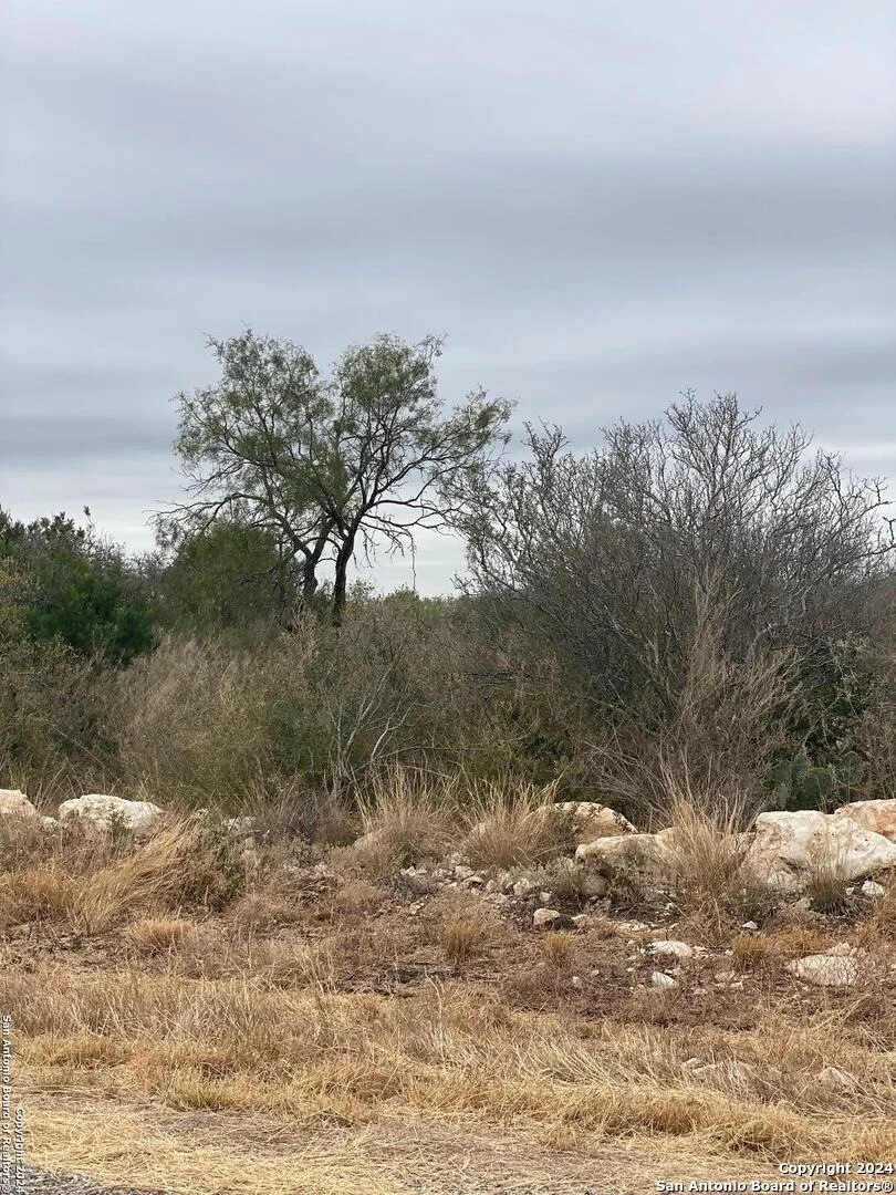 Photo of 343 LEGEND HILLS RD