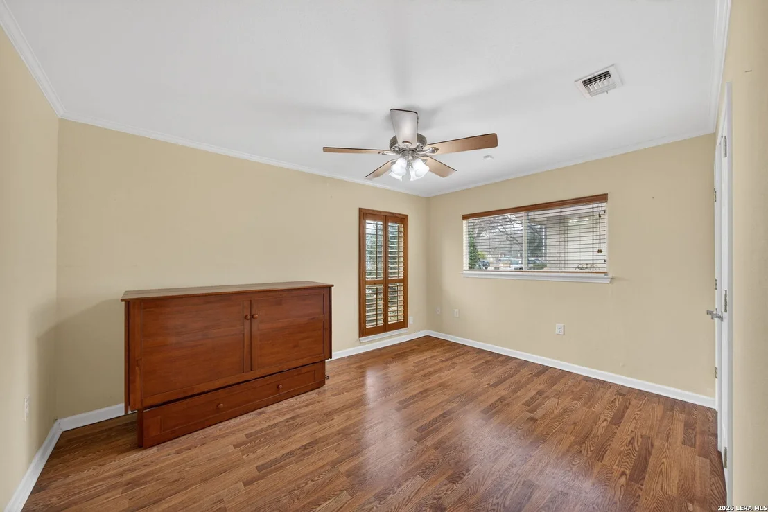 Photo of 121 Fort Wayne
