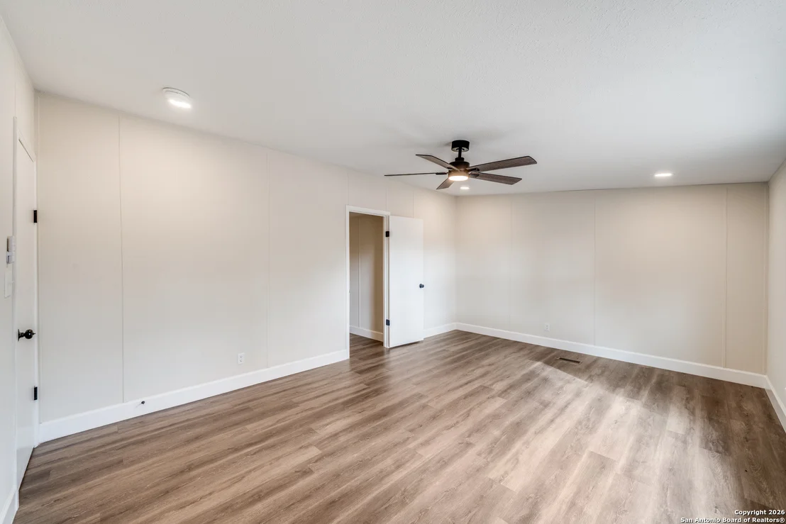 Photo of 551 BIG OAK DR