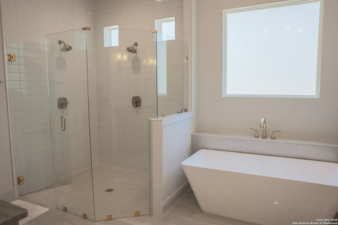 Photo of 7206 BLUFF RUN