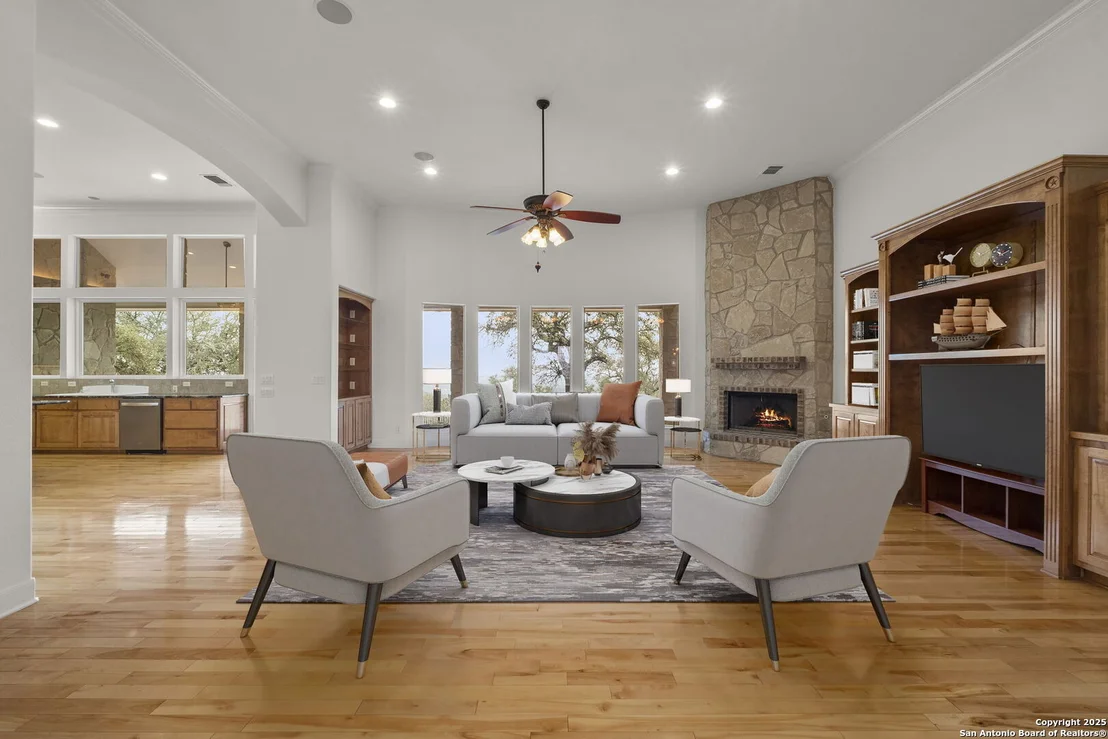 Photo of 1069 Fawn River