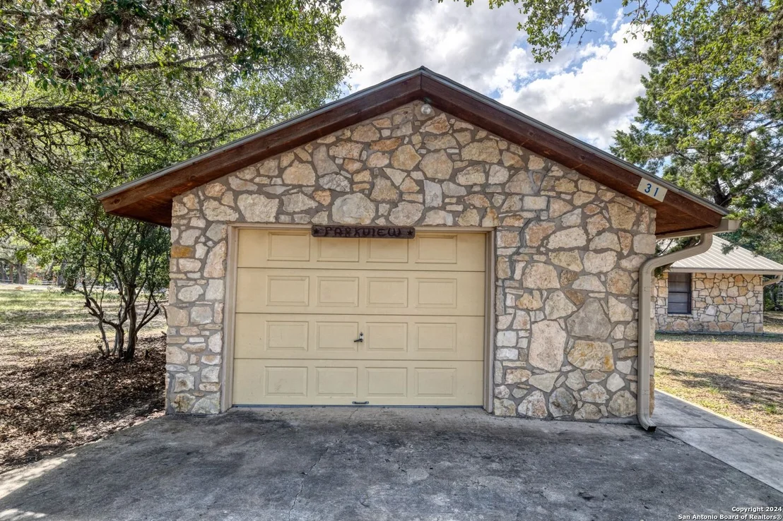 Photo of 31 LAUREL LN