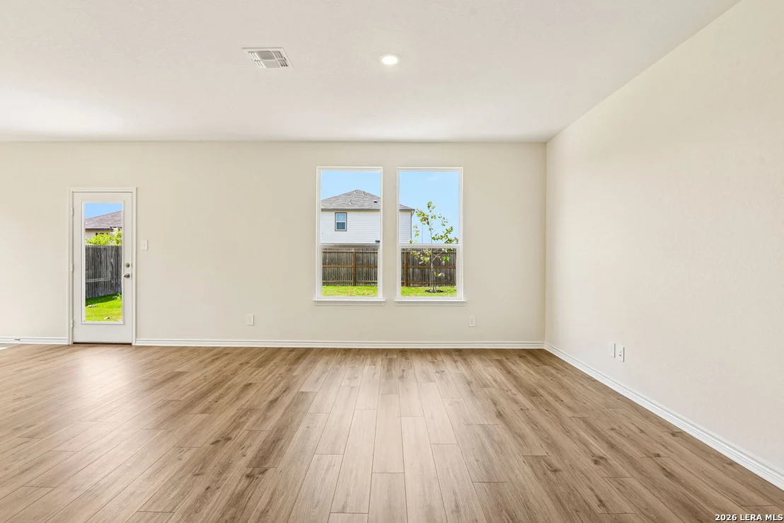 Photo of 448 Horizon Pointe
