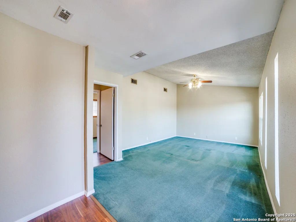 Photo of 6002 Sandwick