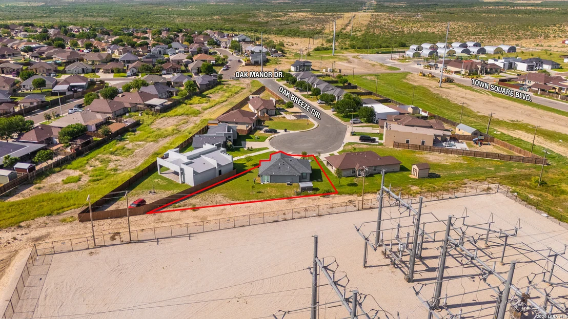 Photo of 2388 Oak Breeze Circle