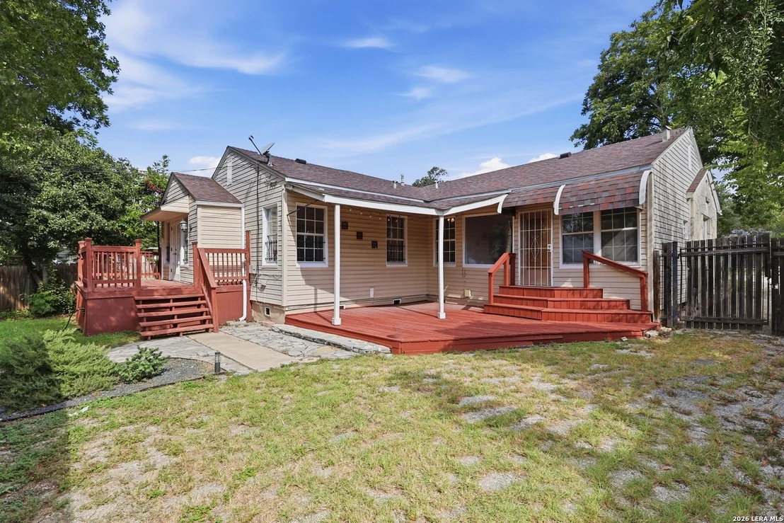 Photo of 336 NORTH DR