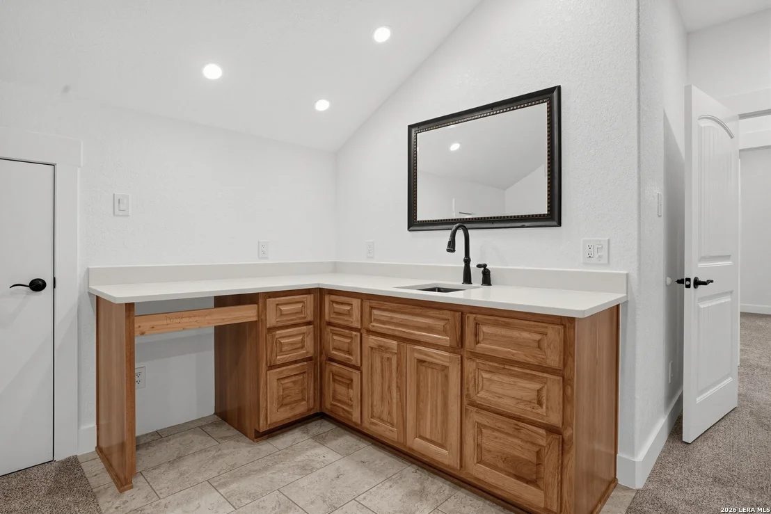 Photo of 105 OAK VIEW DR