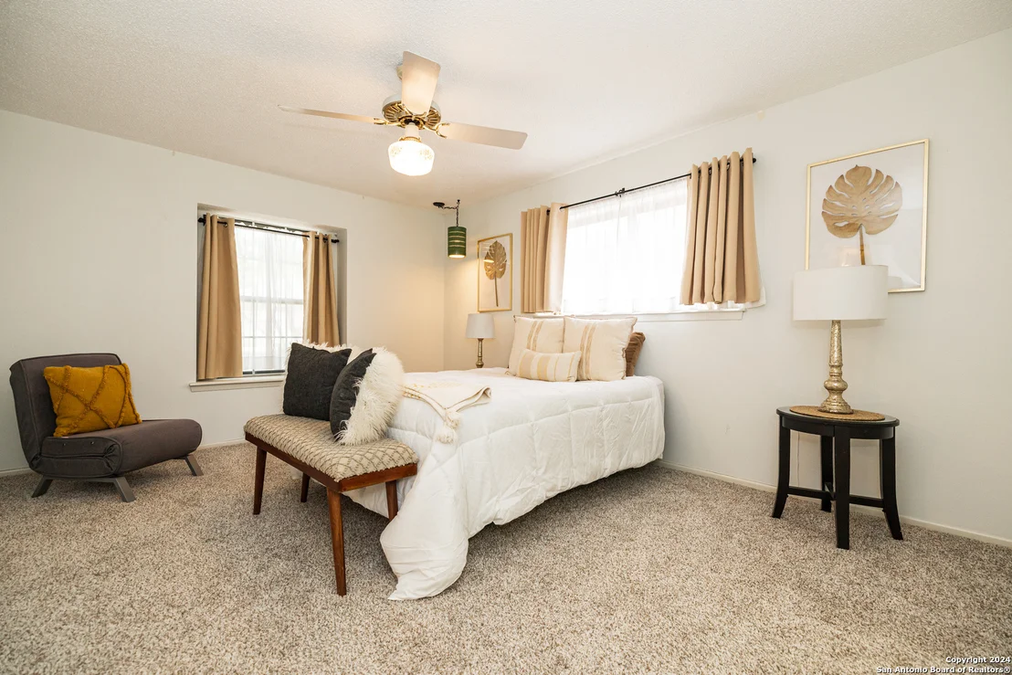 Photo of 6018 GRAND Point