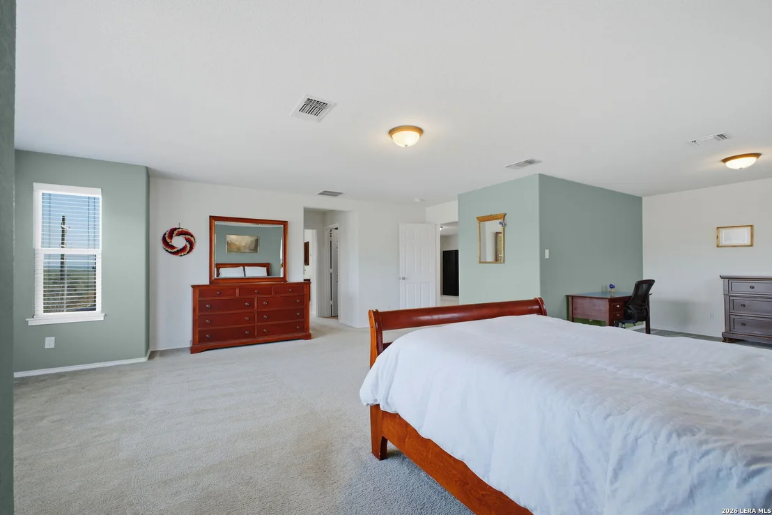 Photo of 20331 Roche Oak