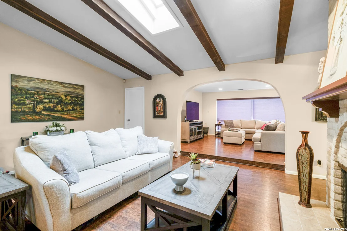 Photo of 1406 BUTTON LN