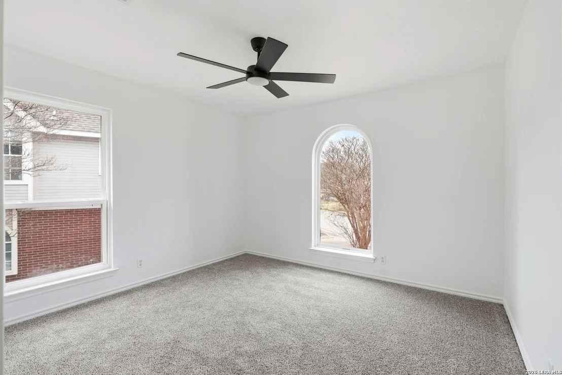 Photo of 602 Lightstone