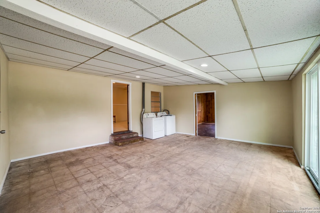 Photo of 606 W BAETZ BLVD