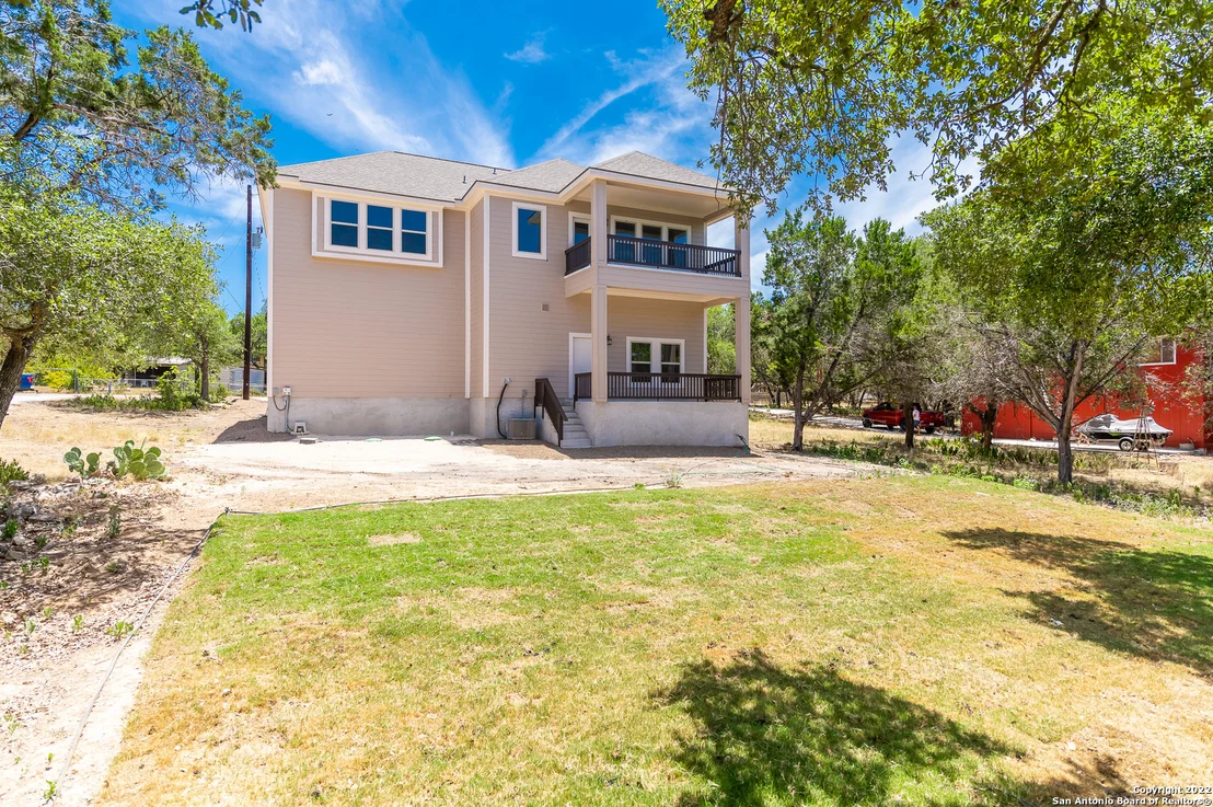 Photo of 677 CIRCLEVIEW DR