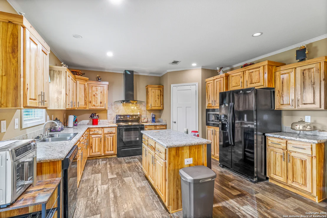 Photo of 609 Country Trail