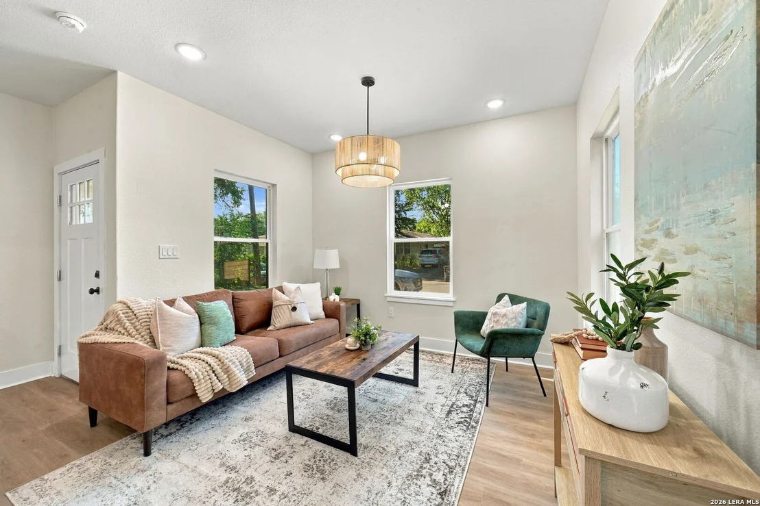 Photo of 237 Carle Ave