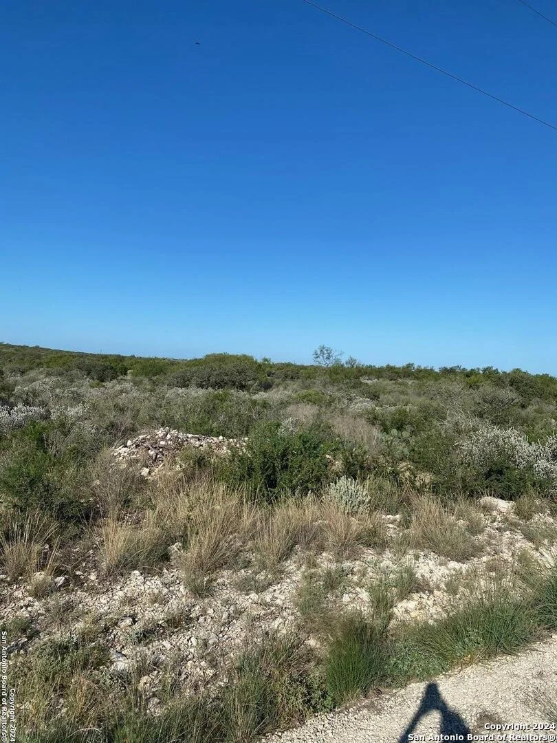 Photo of 195 LEGEND HILLS RD