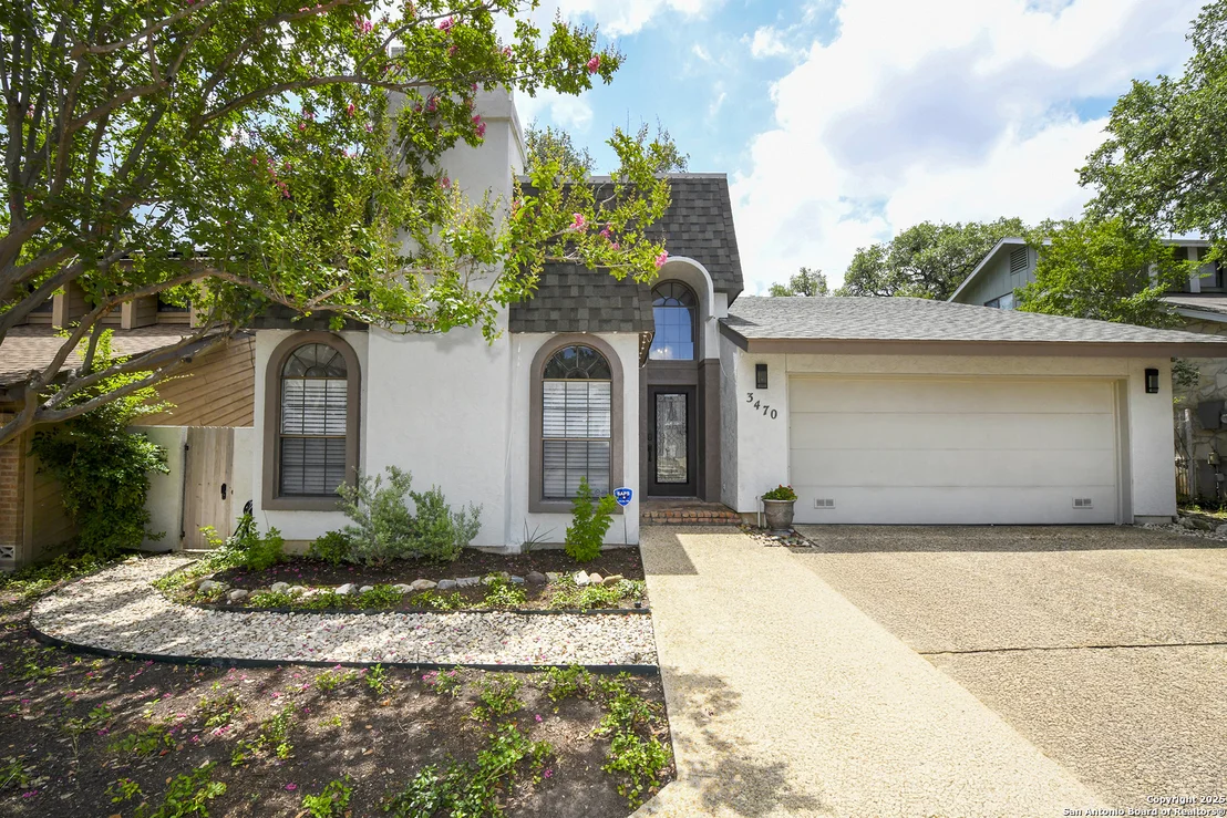 Photo of 3470 River Path