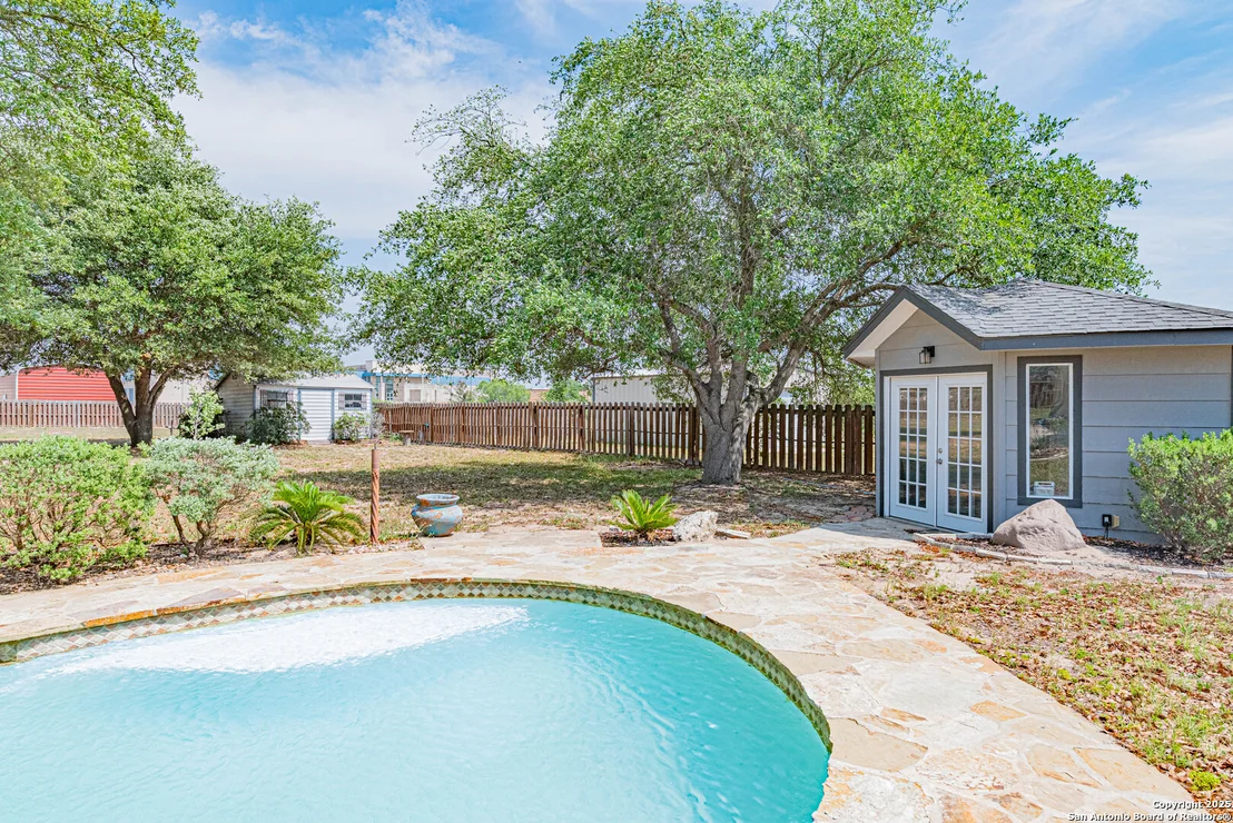 Photo of 433 Bear Gardens