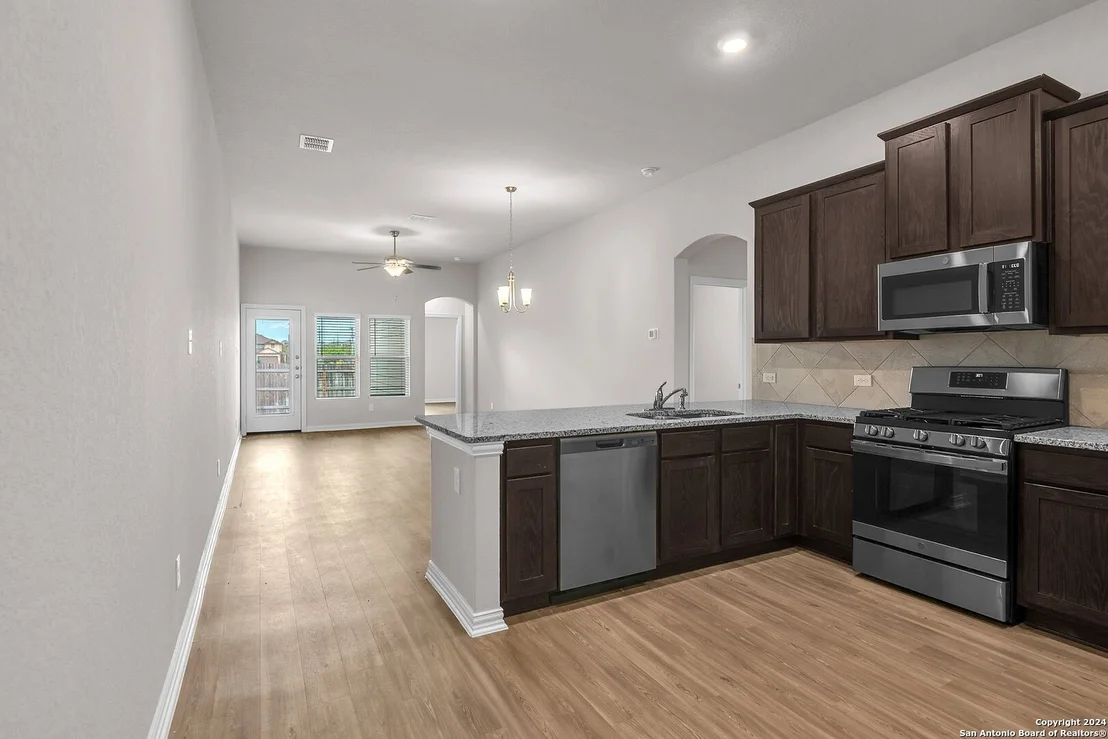 Photo of 5511 Devils Gate
