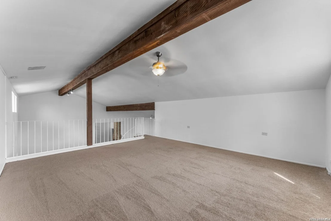 Photo of 11862 Gallery View