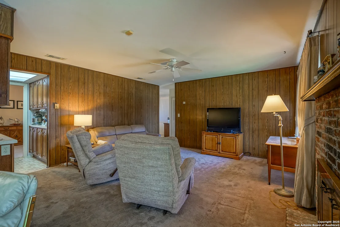 Photo of 6514 Robin Forest