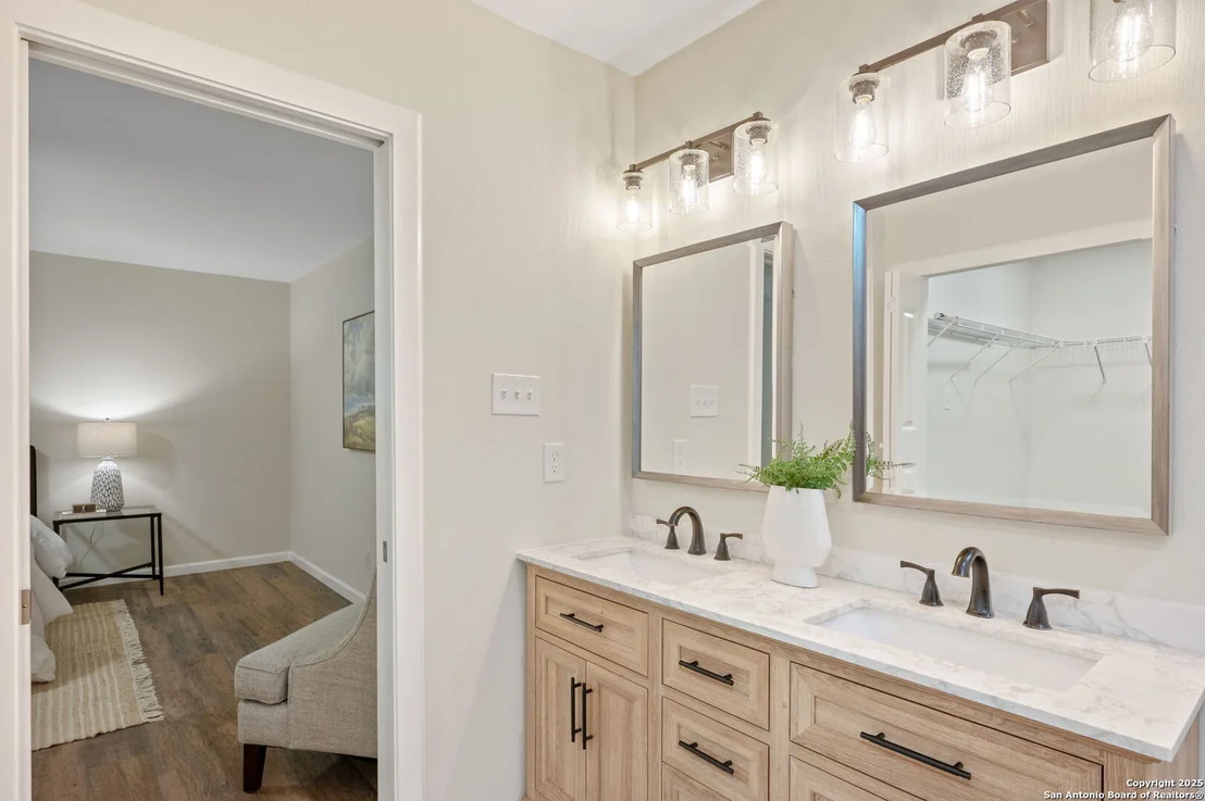 Photo of 929 Morningside