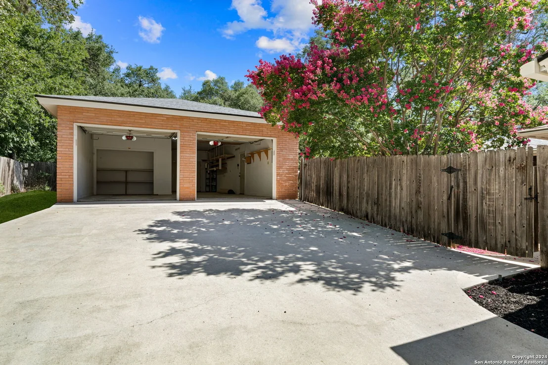 Photo of 315 DONELLA DR